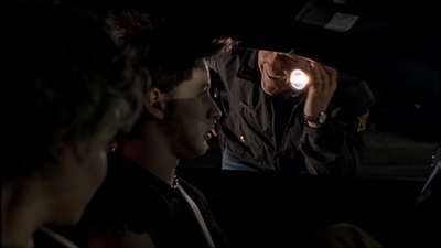 ROSWELL_-_E2X08_MEET_THE_DUPES_105.jpg
