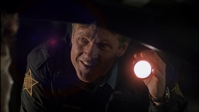ROSWELL_-_E2X08_MEET_THE_DUPES_117.jpg