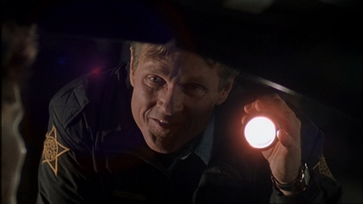 ROSWELL_-_E2X08_MEET_THE_DUPES_120.jpg