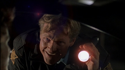 ROSWELL_-_E2X08_MEET_THE_DUPES_130.jpg