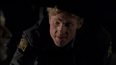 ROSWELL_-_E2X08_MEET_THE_DUPES_144.jpg