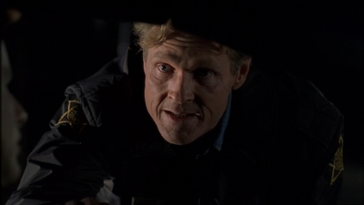 ROSWELL_-_E2X08_MEET_THE_DUPES_204.jpg