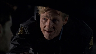ROSWELL_-_E2X08_MEET_THE_DUPES_210.jpg