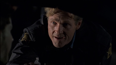 ROSWELL_-_E2X08_MEET_THE_DUPES_213.jpg