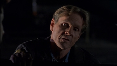 ROSWELL_-_E2X08_MEET_THE_DUPES_270.jpg