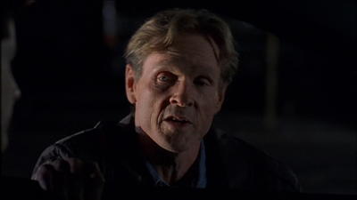 ROSWELL_-_E2X08_MEET_THE_DUPES_302.jpg