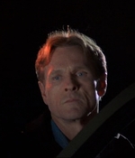 ROSWELL_-_E2X08_MEET_THE_DUPES_016.jpg