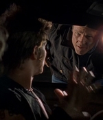 ROSWELL_-_E2X08_MEET_THE_DUPES_076.jpg