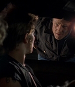ROSWELL_-_E2X08_MEET_THE_DUPES_077.jpg