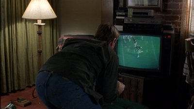 ROSWELL_-_S2X10_A_ROSWELL_CHRITMAS_CAROL_007.jpg