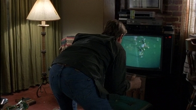 ROSWELL_-_S2X10_A_ROSWELL_CHRITMAS_CAROL_008.jpg