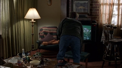 ROSWELL_-_S2X10_A_ROSWELL_CHRITMAS_CAROL_018.jpg