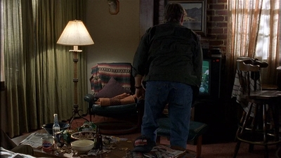 ROSWELL_-_S2X10_A_ROSWELL_CHRITMAS_CAROL_019.jpg