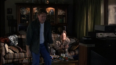 ROSWELL_-_S2X10_A_ROSWELL_CHRITMAS_CAROL_021.jpg