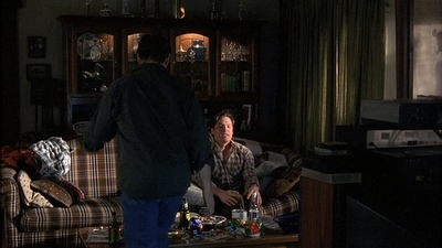 ROSWELL_-_S2X10_A_ROSWELL_CHRITMAS_CAROL_024.jpg