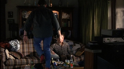 ROSWELL_-_S2X10_A_ROSWELL_CHRITMAS_CAROL_026.jpg