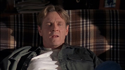 ROSWELL_-_S2X10_A_ROSWELL_CHRITMAS_CAROL_035.jpg