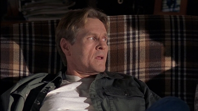 ROSWELL_-_S2X10_A_ROSWELL_CHRITMAS_CAROL_038.jpg