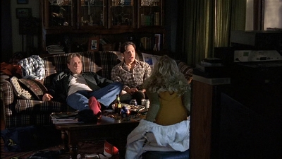 ROSWELL_-_S2X10_A_ROSWELL_CHRITMAS_CAROL_050.jpg