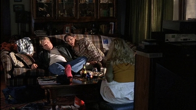 ROSWELL_-_S2X10_A_ROSWELL_CHRITMAS_CAROL_054.jpg