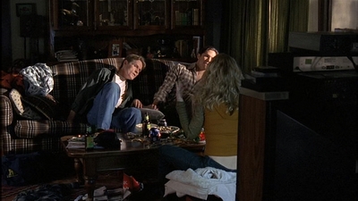 ROSWELL_-_S2X10_A_ROSWELL_CHRITMAS_CAROL_061.jpg