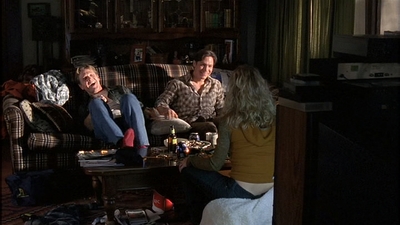 ROSWELL_-_S2X10_A_ROSWELL_CHRITMAS_CAROL_069.jpg