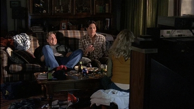 ROSWELL_-_S2X10_A_ROSWELL_CHRITMAS_CAROL_073.jpg
