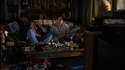 ROSWELL_-_S2X10_A_ROSWELL_CHRITMAS_CAROL_081.jpg