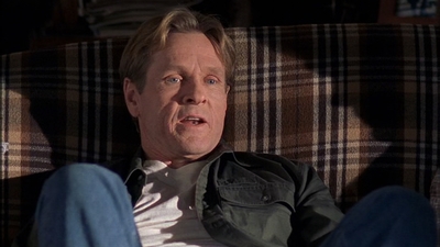 ROSWELL_-_S2X10_A_ROSWELL_CHRITMAS_CAROL_086.jpg