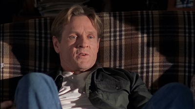 ROSWELL_-_S2X10_A_ROSWELL_CHRITMAS_CAROL_087.jpg