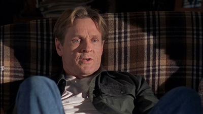 ROSWELL_-_S2X10_A_ROSWELL_CHRITMAS_CAROL_088.jpg