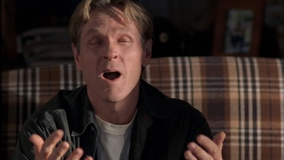 ROSWELL_-_S2X10_A_ROSWELL_CHRITMAS_CAROL_098.jpg