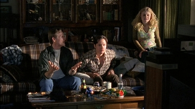 ROSWELL_-_S2X10_A_ROSWELL_CHRITMAS_CAROL_106.jpg