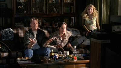 ROSWELL_-_S2X10_A_ROSWELL_CHRITMAS_CAROL_107.jpg