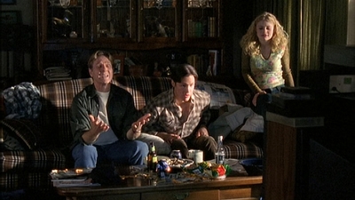 ROSWELL_-_S2X10_A_ROSWELL_CHRITMAS_CAROL_108.jpg