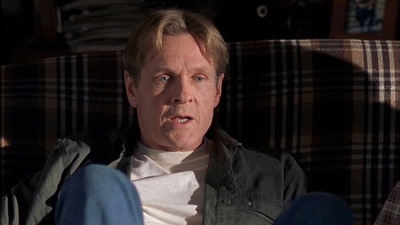 ROSWELL_-_S2X10_A_ROSWELL_CHRITMAS_CAROL_111.jpg