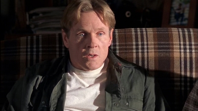 ROSWELL_-_S2X10_A_ROSWELL_CHRITMAS_CAROL_114.jpg