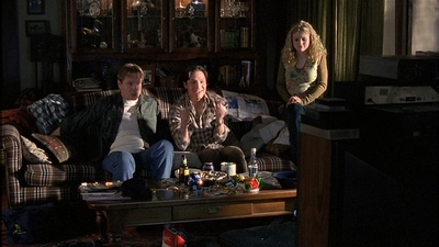 ROSWELL_-_S2X10_A_ROSWELL_CHRITMAS_CAROL_116.jpg