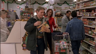 ROSWELL_-_S2X10_A_ROSWELL_CHRITMAS_CAROL_145.jpg