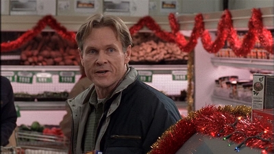 ROSWELL_-_S2X10_A_ROSWELL_CHRITMAS_CAROL_155.jpg