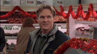 ROSWELL_-_S2X10_A_ROSWELL_CHRITMAS_CAROL_161.jpg