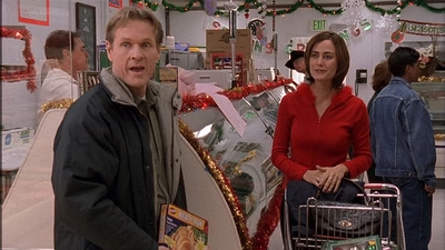 ROSWELL_-_S2X10_A_ROSWELL_CHRITMAS_CAROL_192.jpg