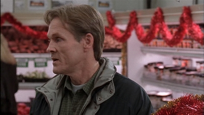ROSWELL_-_S2X10_A_ROSWELL_CHRITMAS_CAROL_211.jpg