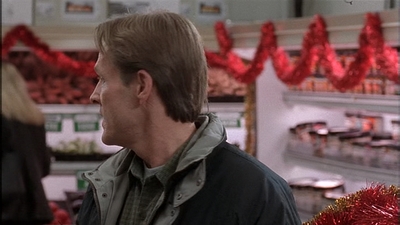ROSWELL_-_S2X10_A_ROSWELL_CHRITMAS_CAROL_212.jpg