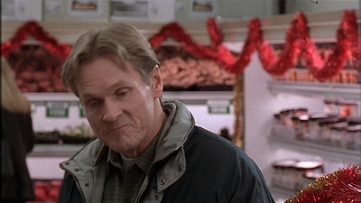 ROSWELL_-_S2X10_A_ROSWELL_CHRITMAS_CAROL_216.jpg