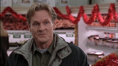 ROSWELL_-_S2X10_A_ROSWELL_CHRITMAS_CAROL_218.jpg