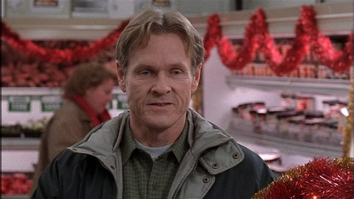 ROSWELL_-_S2X10_A_ROSWELL_CHRITMAS_CAROL_231.jpg