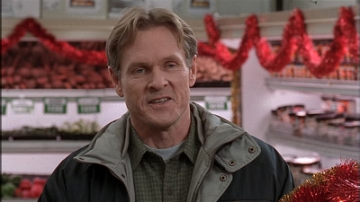 ROSWELL_-_S2X10_A_ROSWELL_CHRITMAS_CAROL_239.jpg