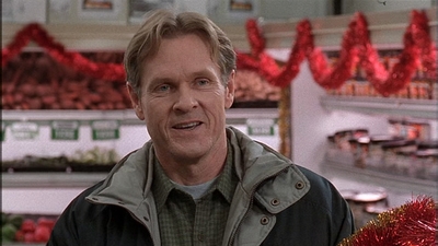 ROSWELL_-_S2X10_A_ROSWELL_CHRITMAS_CAROL_241.jpg
