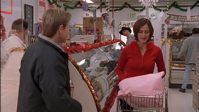 ROSWELL_-_S2X10_A_ROSWELL_CHRITMAS_CAROL_250.jpg